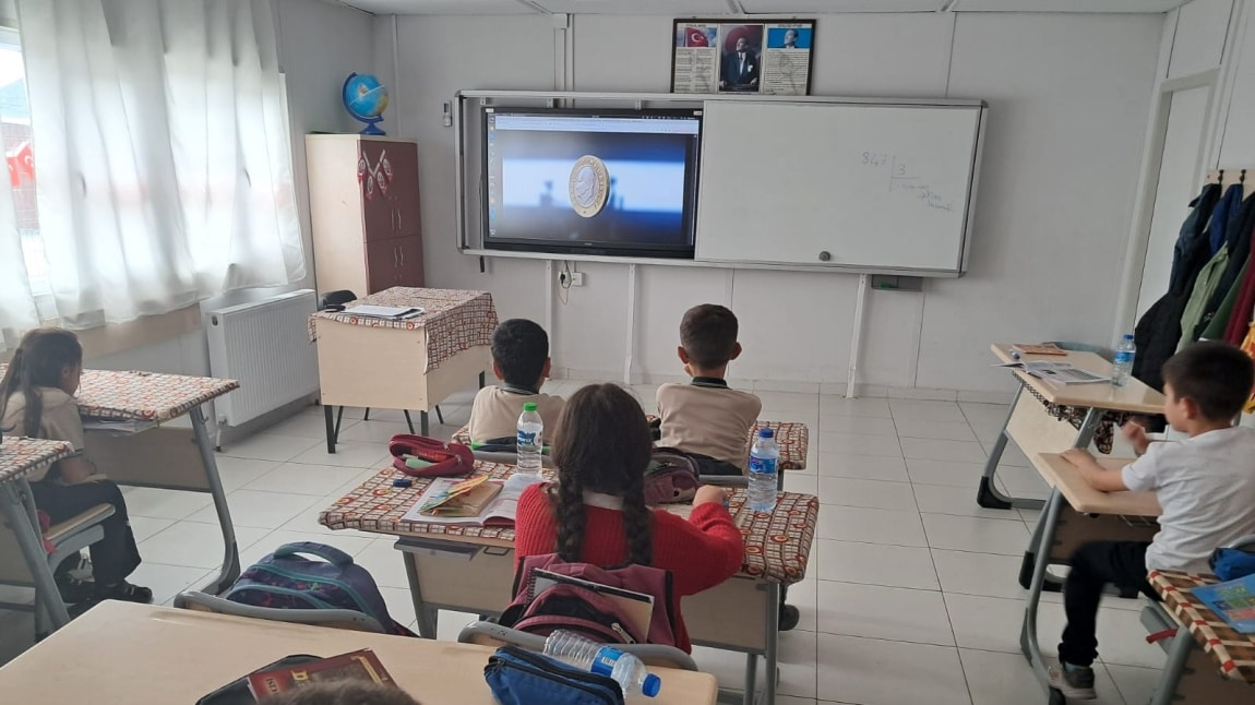 OKULUMUZ 3.VE.4. SINIF ÖĞRENCİLERİNE ÖĞRETMENLERİMİZ TARAFINDAN VERGİ BİLİNCİ HAKKINDA BİLGİLENDİRME ÇALIŞMASI YAPILMIŞTIR
